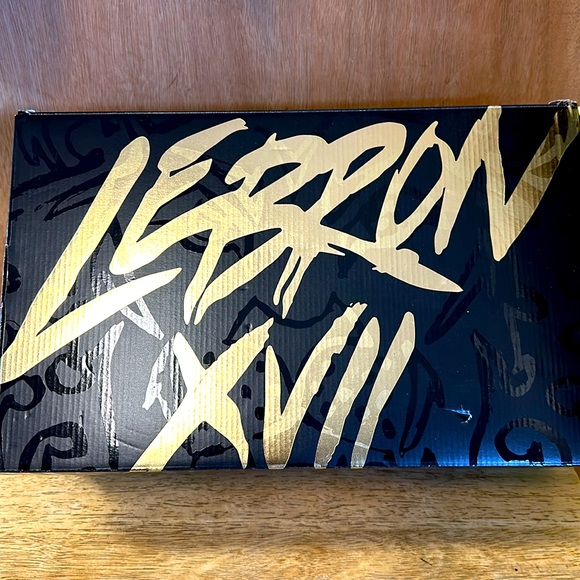 Lebron XVII DT brand new in box men’s size 7.5, women’s size 9 sneakers limited - Picture 7 of 8